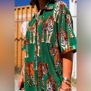 Dressed in Lala So Far So Good Oversized Plisse Tiger Shirt Dress Medium
